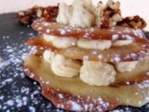 Millefeuille de tuiles croustillantes, crémeux au café et noix caramélisées