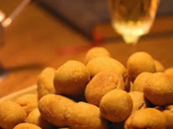 Fricadelles de poulet aux amandes et à l'eau de rose