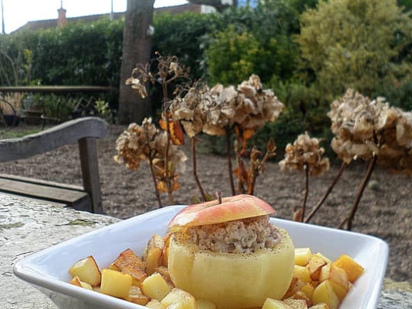 Pomme farcie au boudin blanc et pommes sautées