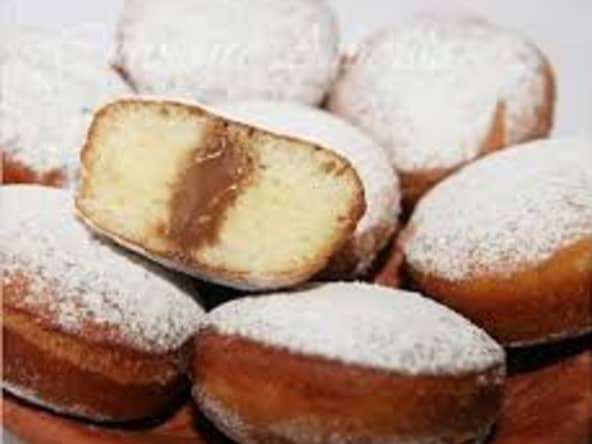 Beignets fourrés à la confiture de lait au chocolat
