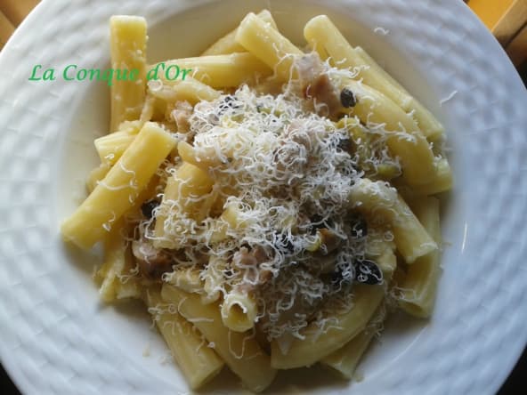 Rigatoni au chou-fleur et à la saucisse