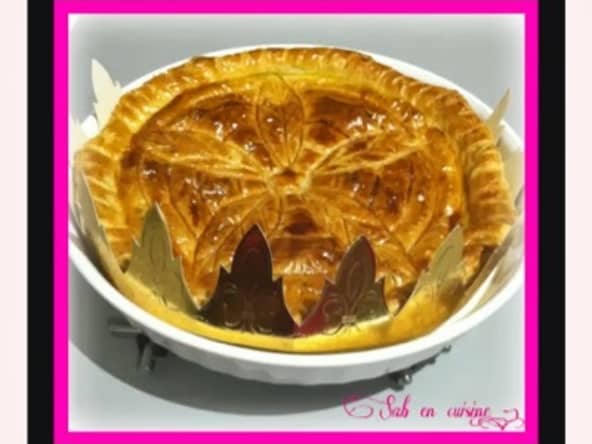 Galette des rois à la frangipane de noisette et confiture de lait