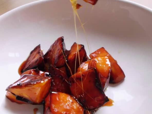 Patate douce au caramel chaud filant à proposer en même temps que les plats salés