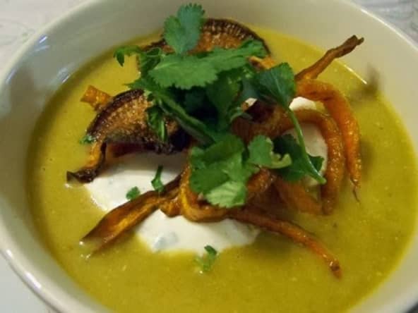 Soupe de carottes, navets boules d'or, chou pak choy, nöra et citronnelle