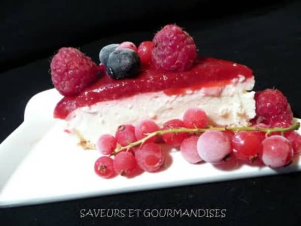 Bavarois au miroir de framboises et fruits rouges