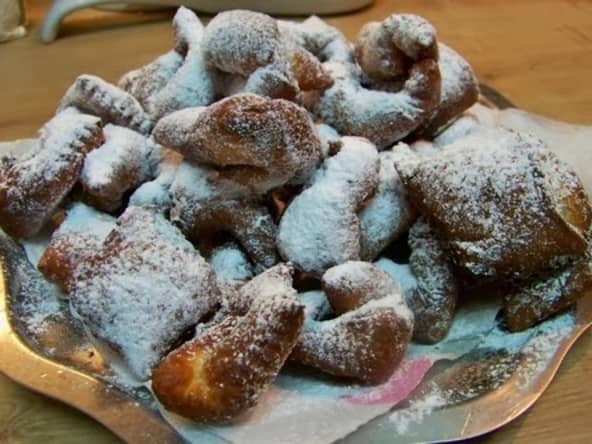 Bugnes niçoises à la fleur d'oranger