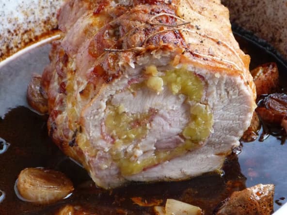 Echine de porc farcie aux pommes et à la sauge