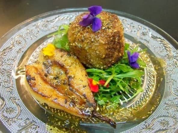 Chèvres panés et poire au caramel