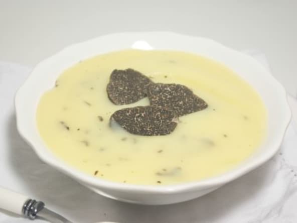 Velouté de panais à la truffe noire