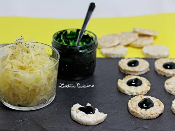 Salade de choucroute crue au citron, ail et gingembre et tartines de crème de spiruline à l’orange sanguine