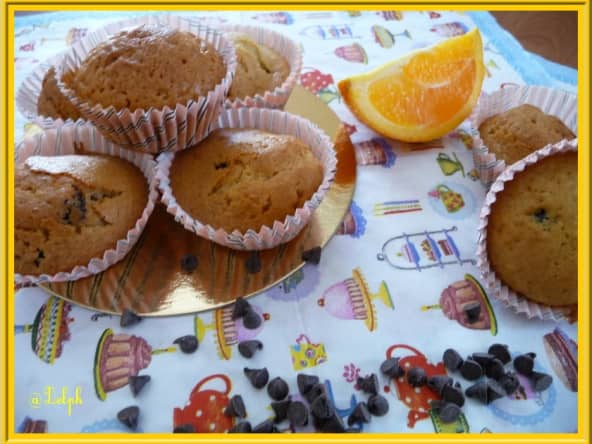 Muffins à l'orange et pépites de chocolat.