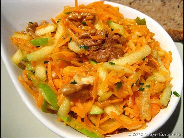 Emincé de carottes aux pommes et noix