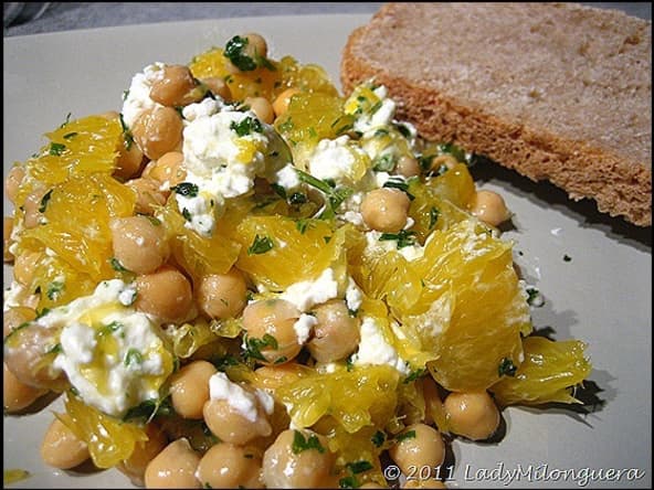 Salade de pois chiches à l’orange et chèvre frais