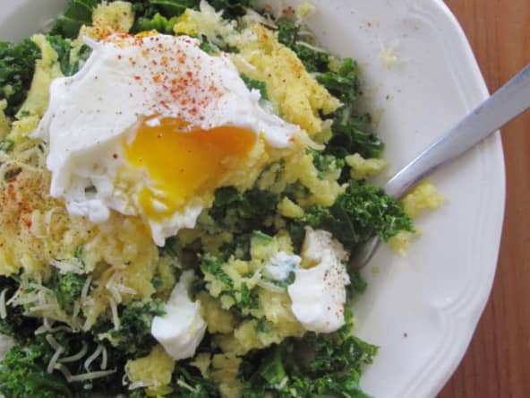 Polenta, chou kale poêlé et oeuf poché
