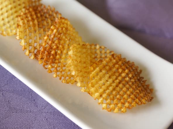 Pommes gaufrettes maison à grignoter à l'apéritif