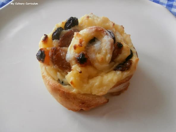 Pains briochés aux raisins ou pépites de chocolat