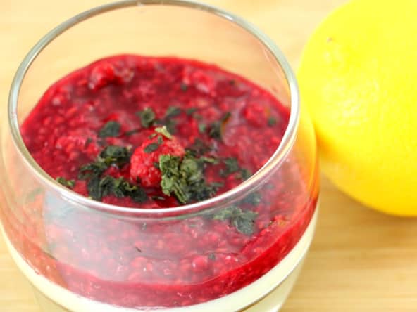 Panna cotta citron, framboises et menthe