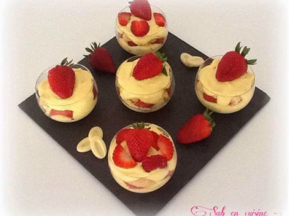 Tiramisu fraises , chocolat blanc