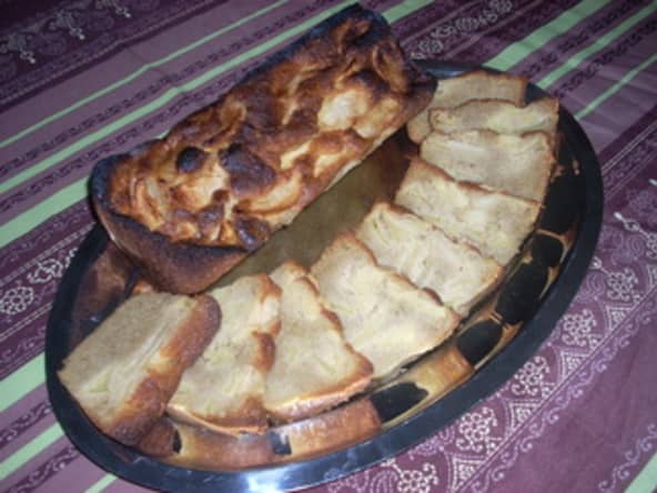 Cake aux pommes facile et rapide.