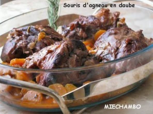 Souris d'agneau confite en daube au vin rouge