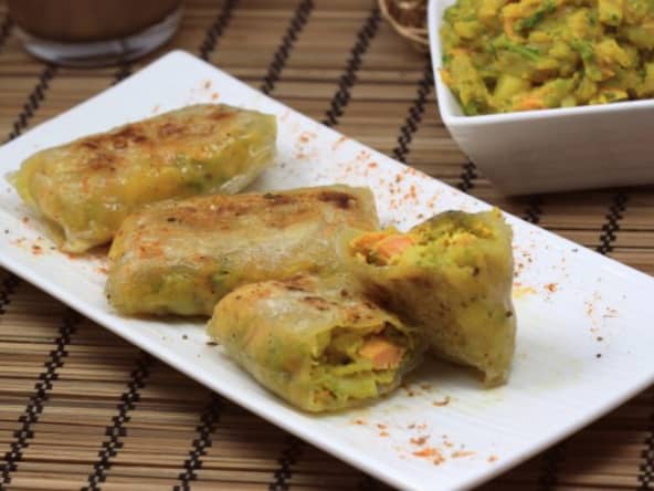 Feuilles de riz croustillantes au chou, saumon et pomme de terre