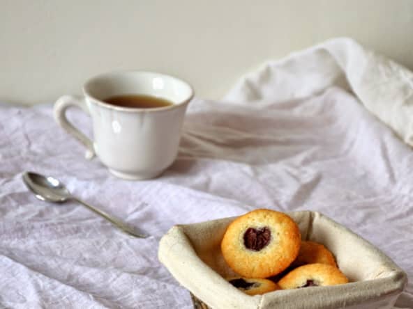 Petits Gâteaux aux Amandes et aux Guignes