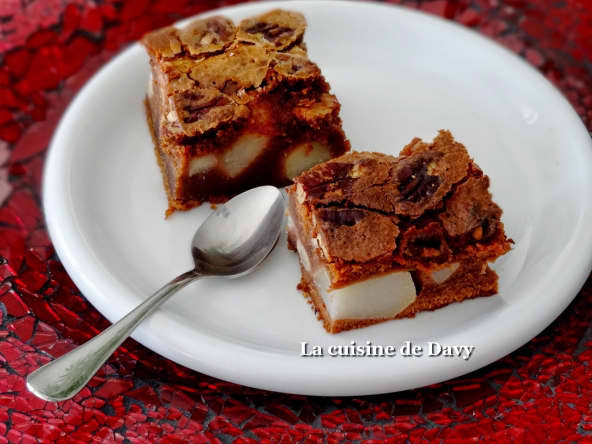 Brownie chocolat au lait, poires et noix de pécan