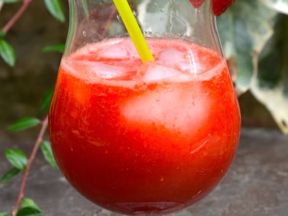 Cocktail daïquiri au rhum blanc à la fraise
