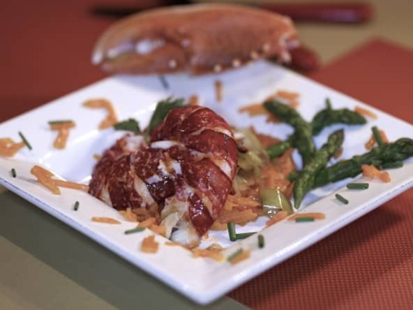 Salade tiède de homard aux carottes et fenouils crèmés