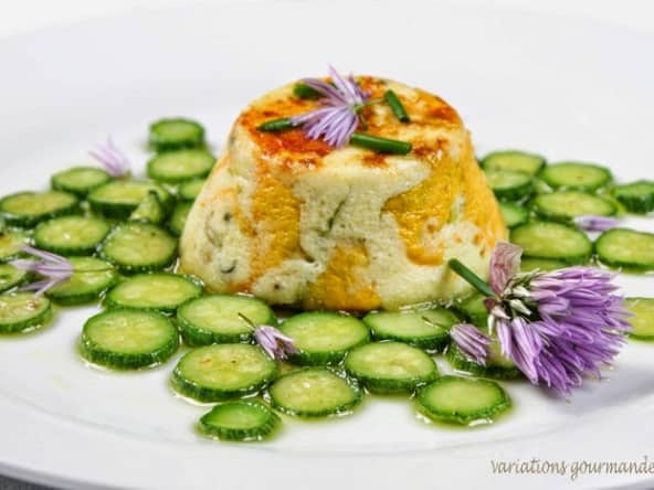 Timbales de fleurs de courgettes à la brousse de brebis comme des flans