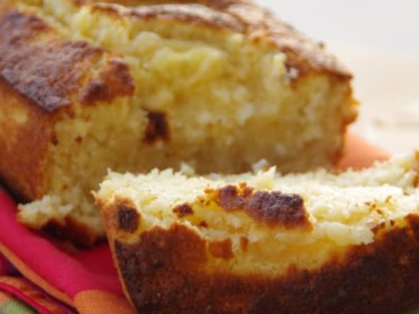 Cake à l'ananas, noix de coco et rhum}