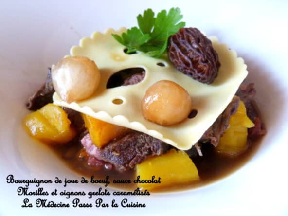 Bourguignon de joue de boeuf, lasagnes "gruyère", morilles et chocolat