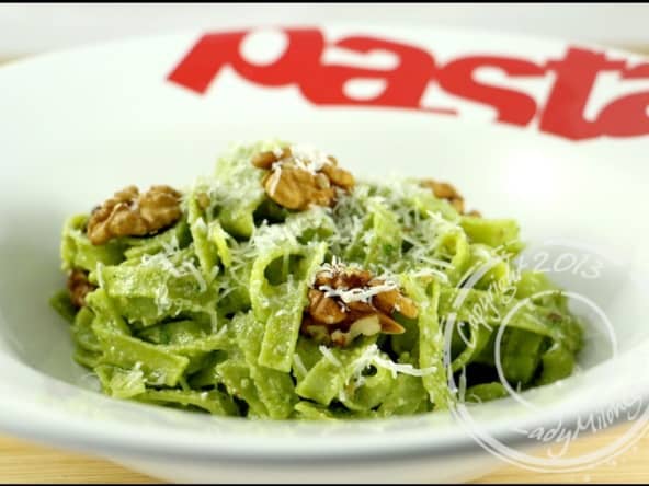 Tagliatelles vertes au pesto de noix