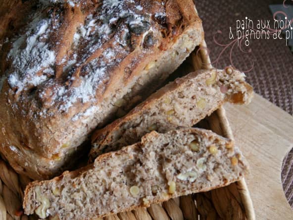 Pain aux Noix et Pignons de Pin
