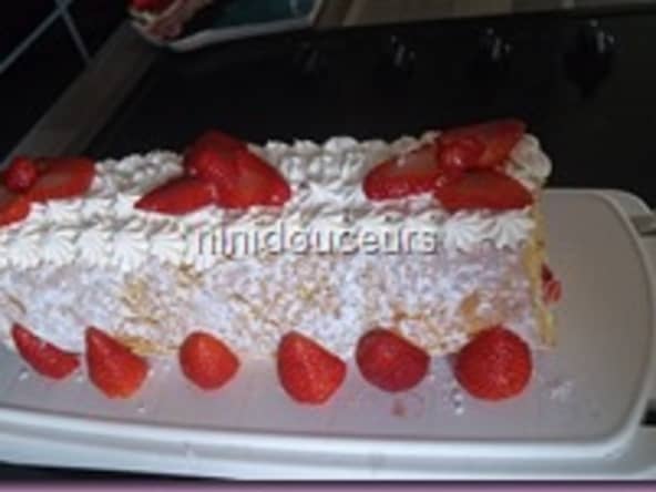 Roulé facile et rapide à la chantilly mascarpone et aux fraises