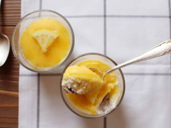 Petites verrines façon cheesecake au citron sans cuisson