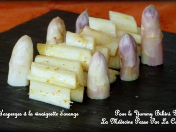 Fagot d'asperges violettes, marinade à la poudre d'oranges