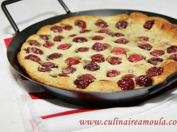 Clafoutis poêlé aux cerises et pistache