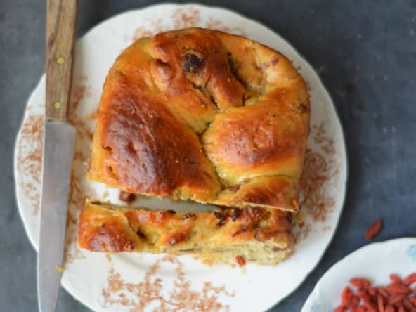 Brioche aux dattes et aux baies de goji