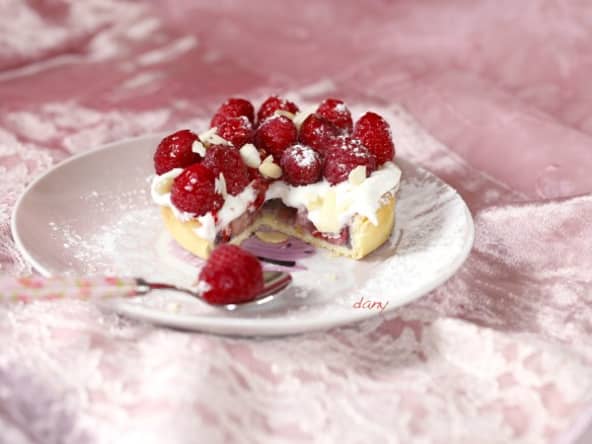 Tarte meringuée aux framboises et crème d'amande