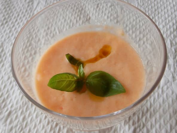 Soupe de melon, basilic, huile d'olive