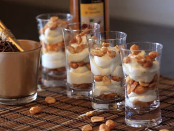 Verrines crème de chèvre doux, cacahuètes, et huile de noisette