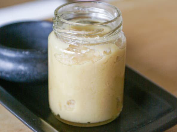 Petit pot de purée d'ail confit