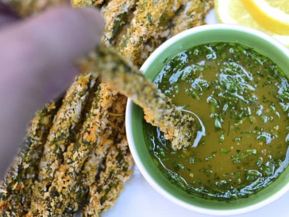 Asperges croustillantes au four et leur sauce miel et moutarde