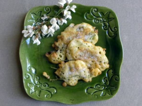Beignets originaux de fleurs d'acacia