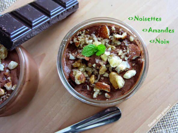 Mousse au chocolat et aux oléagineux