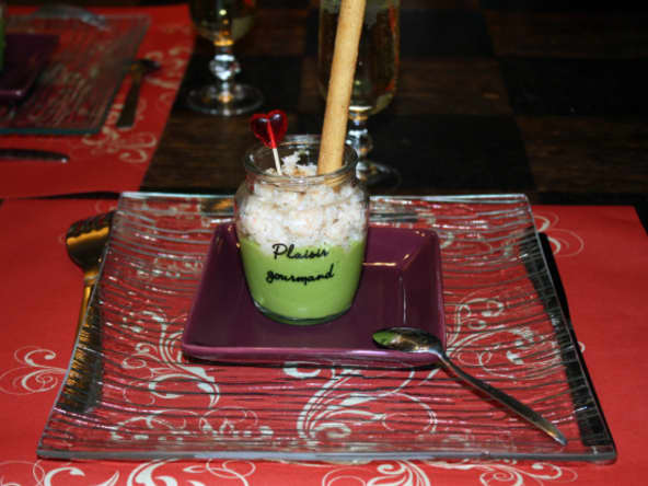 Verrines de velouté d'avocat au crabe