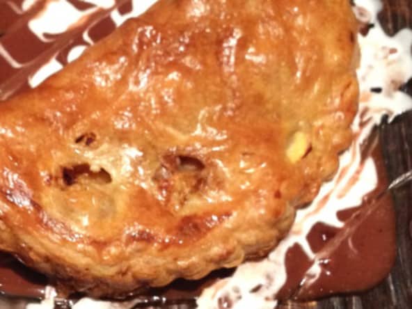 Chaussons pommes, miel, amandes