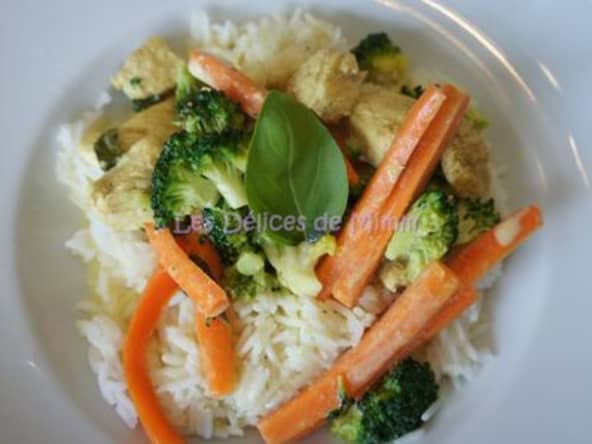 Poulet sauté au curry et aux légumes