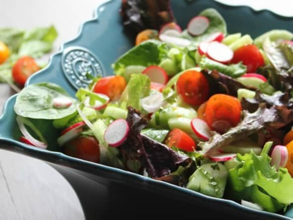 Salade de tomates, radis, concombre, menthe